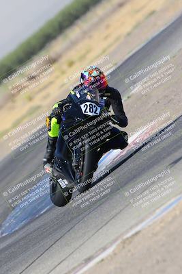 media/Aug-19-2022-TrackDaz (Fri) [[a0110a8595]]/Club Race/10am (Outside Grapevine)/